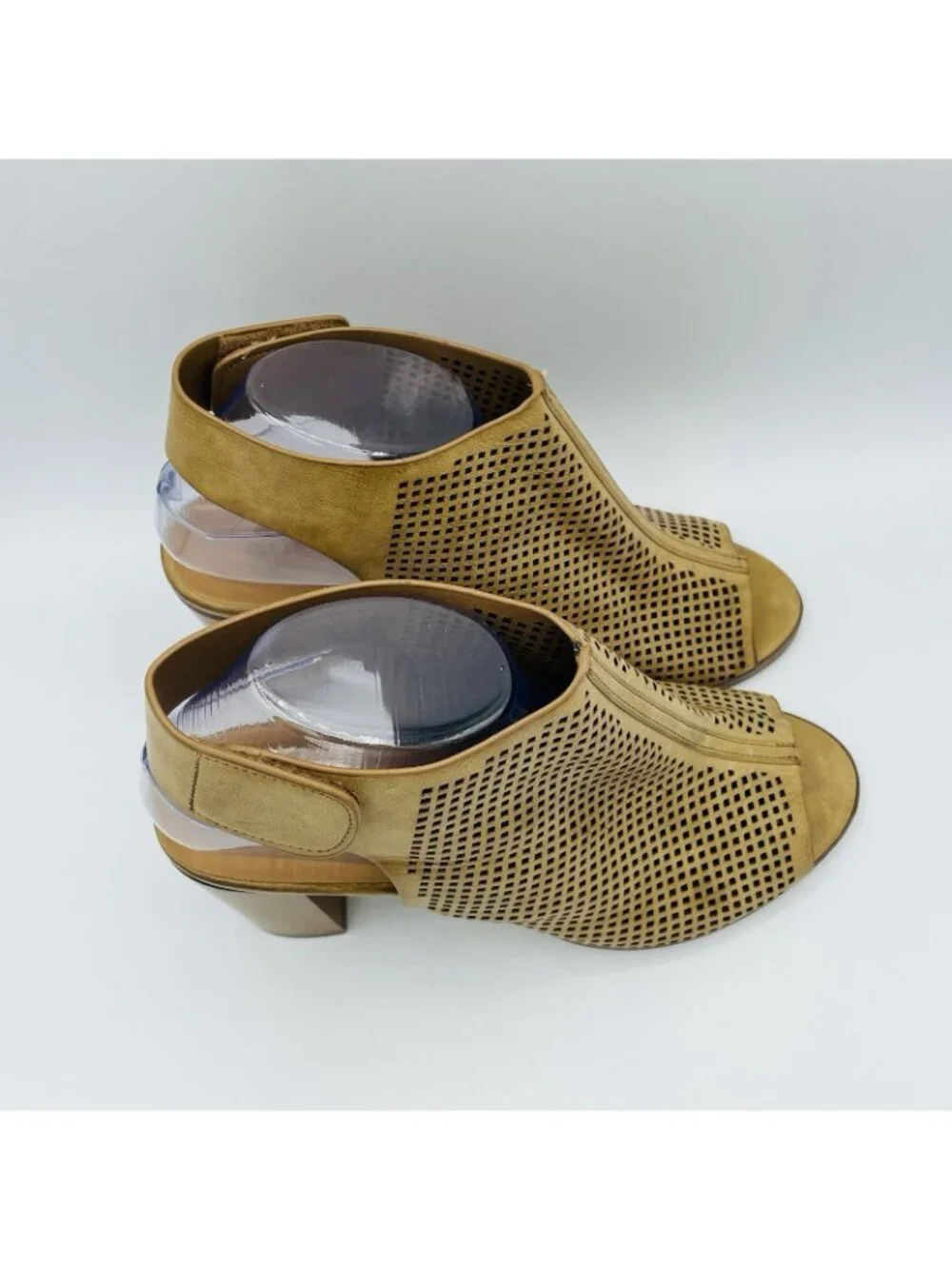 Solanz Shoes Womens Size 9 M Taupe Brown Roadway High Heels Comfort Sandals